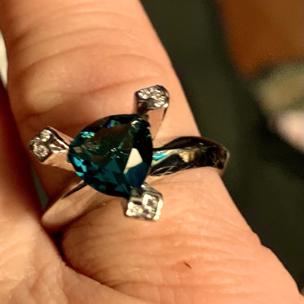 Woman’s ring